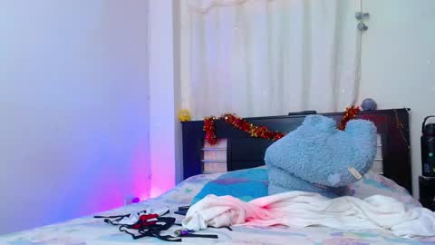 Snapshot of allyson_collins_ chatting on 01-14-25, 10:23 Allyson collins online show from 01-14-25, 10:23