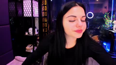 Snapshot of alma_pearl chatting on 12-22-25, 08:44 Alma online show from 12-22-25, 08:44