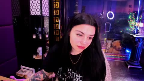 Snapshot of alma_pearl chatting on 05-15-26, 07:26 Alma online show from 05-15-26, 07:26