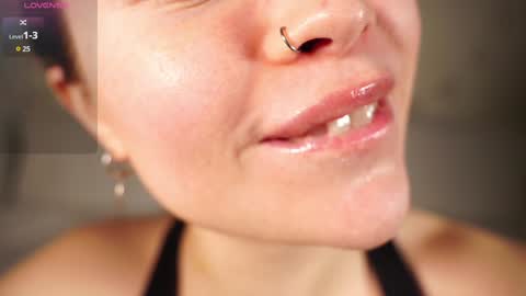 Snapshot of alma_yammy chatting on 01-17-25, 04:47 Alma online show from 01-17-25, 04:47
