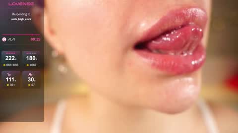Snapshot of alma_yammy chatting on 09-08-25, 04:39 Alma online show from 09-08-25, 04:39