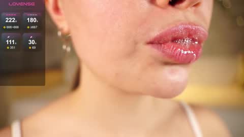 Snapshot of alma_yammy chatting on 10-20-25, 05:57 Alma online show from 10-20-25, 05:57