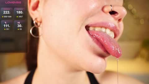 Snapshot of alma_yammy chatting on 11-12-25, 05:02 Alma online show from 11-12-25, 05:02