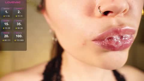 Snapshot of alma_yammy chatting on 12-03-25, 04:27 Alma online show from 12-03-25, 04:27