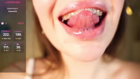 Snapshot of alma_yammy chatting on 12-14-25, 05:18 Alma online show from 12-14-25, 05:18