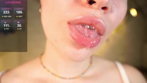 Snapshot of alma_yammy chatting on 12-20-25, 04:47 Alma online show from 12-20-25, 04:47