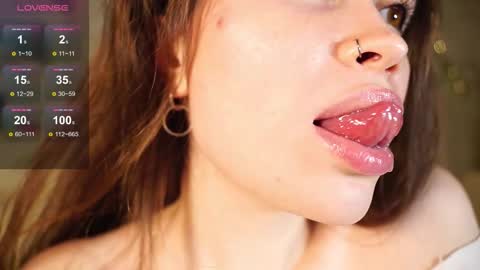 Snapshot of alma_yammy chatting on 01-12-26, 03:28 Alma online show from 01-12-26, 03:28