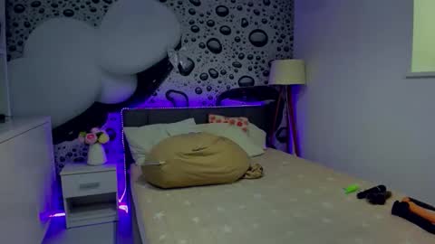 Snapshot of almafancy chatting on 04-29-26, 05:55 Alma online show from 04-29-26, 05:55