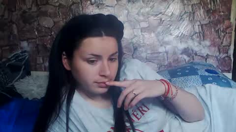 Almah online show from 04-15-26, 12:23