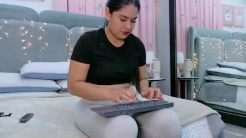 Snapshot of almarose_1 chatting on 07-15-26, 07:08 alma online show from 07-15-26, 07:08
