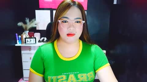 Snapshot of almirablont13 chatting on 01-14-26, 03:01 Almira online show from 01-14-26, 03:01