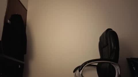 Snapshot of almma_ chatting on 11-12-25, 01:44 ALMMA online show from 11-12-25, 01:44