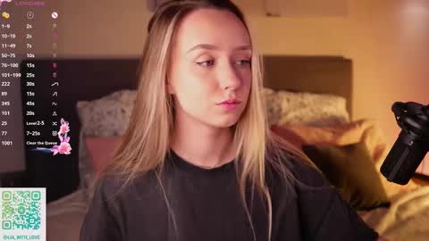 Snapshot of alodiaacomb chatting on 12-02-25, 03:23 Lia online show from 12-02-25, 03:23