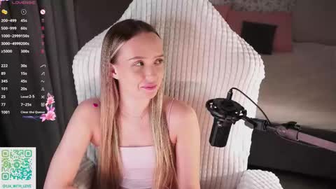 Lia online show from 02-07-26, 01:20