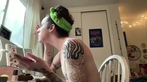 Snapshot of aloexvera chatting on 09-11-25, 07:03 aloexvera online show from 09-11-25, 07:03