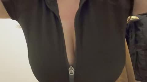 Aloha Catita online show from 10-24-25, 11:45