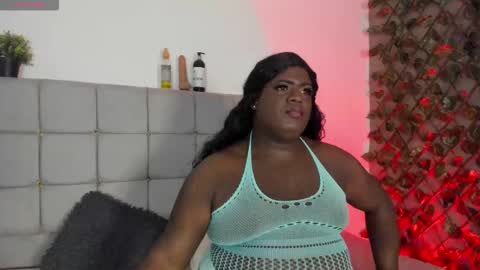 Snapshot of alondra_slut chatting on 02-11-26, 01:38 alondra_slut online show from 02-11-26, 01:38