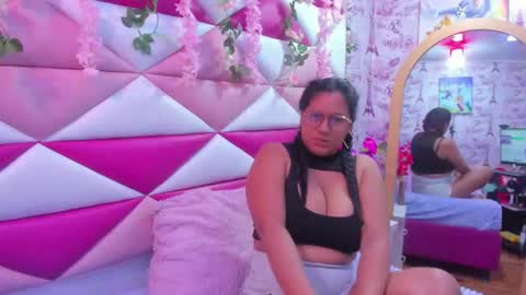Snapshot of alondragomexxx69 chatting on 03-10-26, 01:05 alondragomexxx69 online show from 03-10-26, 01:05