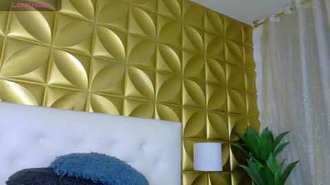 Hazel Bowie online show from 04-13-26, 04:07