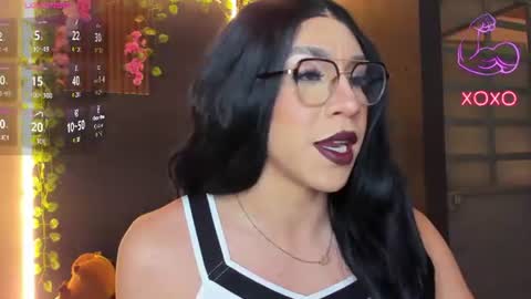 Snapshot of alonehazel chatting on 06-18-26, 10:36 Hazel Bowie online show from 06-18-26, 10:36