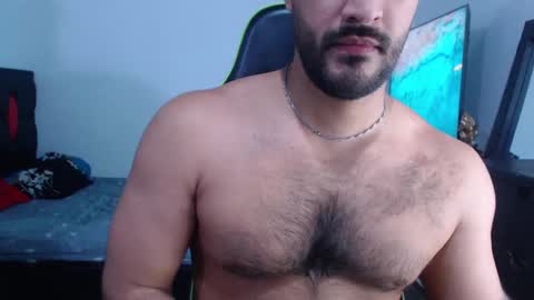 Snapshot of alonxoo chatting on 12-18-24, 04:31 alonxoo online show from 12-18-24, 04:31