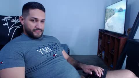 Snapshot of alonxoo chatting on 01-14-25, 01:47 alonxoo online show from 01-14-25, 01:47