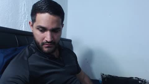 Snapshot of alonxoo chatting on 12-13-25, 09:09 alonxoo online show from 12-13-25, 09:09