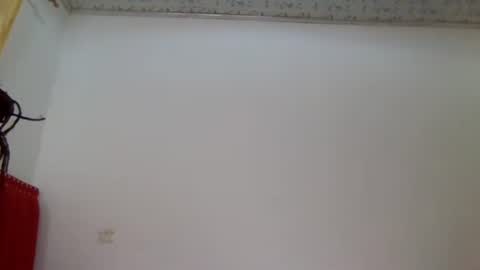 Snapshot of alora_bby chatting on 11-24-25, 12:10 Elly online show from 11-24-25, 12:10