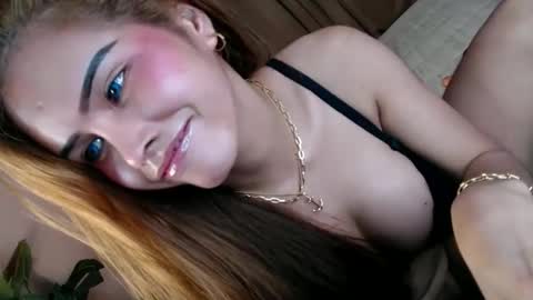 Snapshot of alove_too_last chatting on 11-21-25, 02:16 LEXY online show from 11-21-25, 02:16