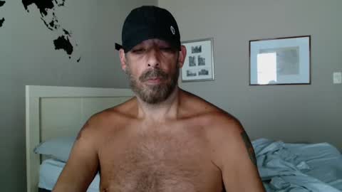 Snapshot of alph4beto chatting on 02-19-25, 07:05 ALPH4BETO online show from 02-19-25, 07:05