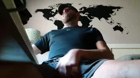 Snapshot of alph4beto chatting on 10-11-25, 08:29 ALPH4BETO online show from 10-11-25, 08:29