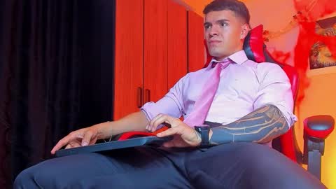 Snapshot of alpha_dominus_ chatting on 10-17-25, 03:42 alpha_dominus_ online show from 10-17-25, 03:42