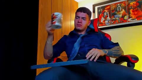 Snapshot of alpha_dominus_ chatting on 11-19-25, 06:13 alpha_dominus_ online show from 11-19-25, 06:13