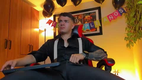 Snapshot of alpha_dominus_ chatting on 11-20-25, 04:45 alpha_dominus_ online show from 11-20-25, 04:45