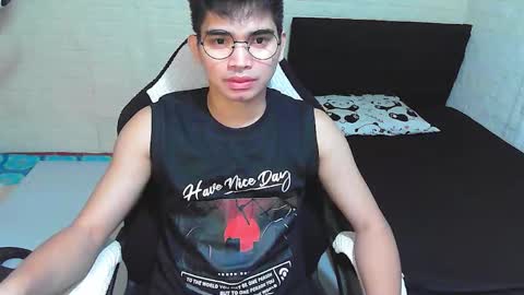 Snapshot of alpha_rider chatting on 11-25-25, 06:24 Angelo online show from 11-25-25, 06:24