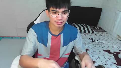 Snapshot of alpha_rider chatting on 12-19-25, 05:25 Angelo online show from 12-19-25, 05:25