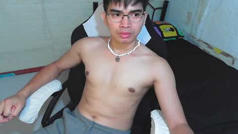 Angelo online show from 08-08-26, 06:48