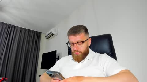 Snapshot of alphaalexxx chatting on 05-19-26, 06:03 Alphaalexxx Lets reach Me 100 thumbs up online show from 05-19-26, 06:03