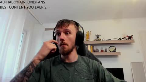 Snapshot of alphaboyfun chatting on 01-10-26, 12:51 Andi online show from 01-10-26, 12:51