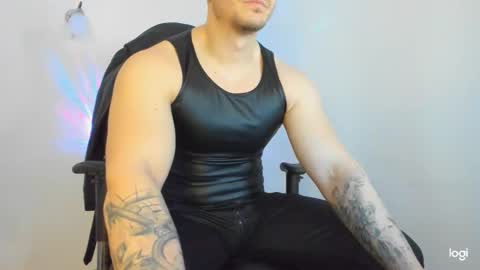 Snapshot of alphagodleatherking92 chatting on 12-21-24, 06:41 LeatherMaster online show from 12-21-24, 06:41