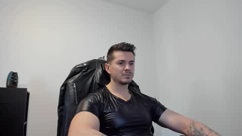 Snapshot of alphagodleatherking92 chatting on 10-05-25, 06:34 LeatherMaster online show from 10-05-25, 06:34