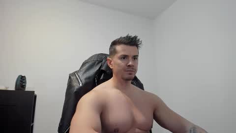 Snapshot of alphagodleatherking92 chatting on 11-06-25, 09:10 LeatherMaster online show from 11-06-25, 09:10