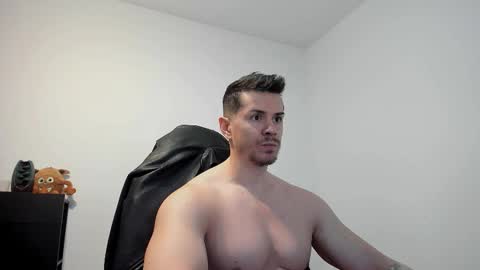 Snapshot of alphagodleatherking92 chatting on 12-18-25, 07:36 LeatherMaster online show from 12-18-25, 07:36