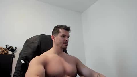 Snapshot of alphagodleatherking92 chatting on 02-12-26, 10:32 LeatherMaster online show from 02-12-26, 10:32