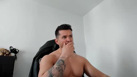 Snapshot of alphagodleatherking92 chatting on 03-12-26, 10:43 LeatherMaster online show from 03-12-26, 10:43