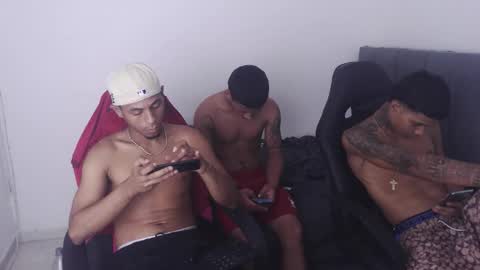 alphas_latins online show from 05-30-26, 06:21