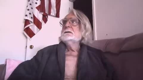 Snapshot of alphauniform chatting on 06-12-26, 03:11 AlphaUniform online show from 06-12-26, 03:11