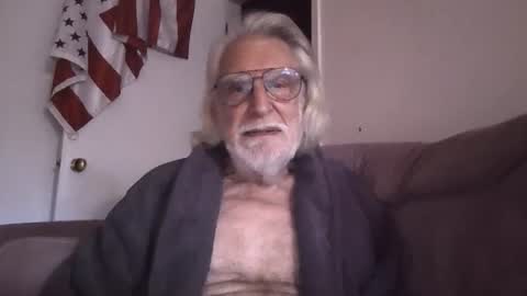 Snapshot of alphauniform chatting on 07-08-26, 11:15 AlphaUniform online show from 07-08-26, 11:15