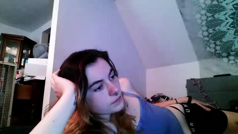 Snapshot of alternativeivy02 chatting on 09-29-25, 02:11 Ivy online show from 09-29-25, 02:11