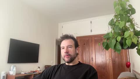 Snapshot of alto1e90br chatting on 10-20-25, 01:33 alto1e90br online show from 10-20-25, 01:33